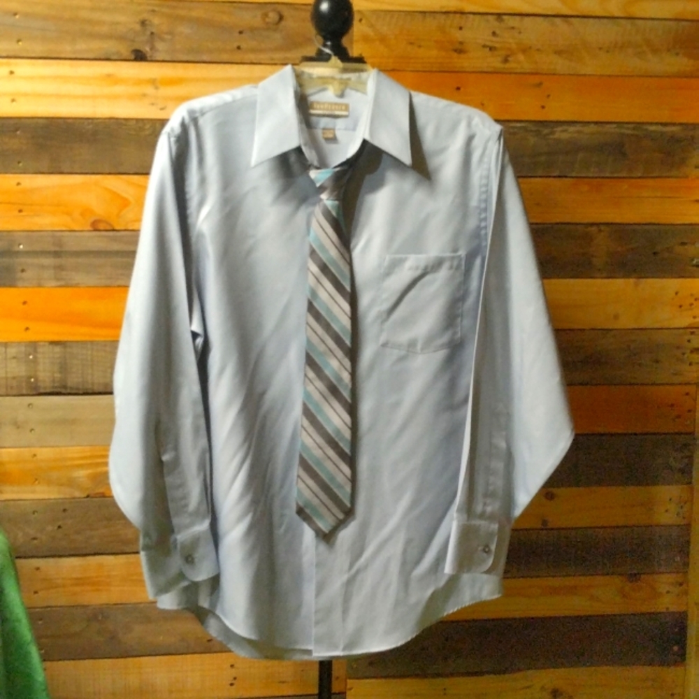 Gray Van Heusen fitted dress shirt ,size 16 32/33 including Michael Strahan tie